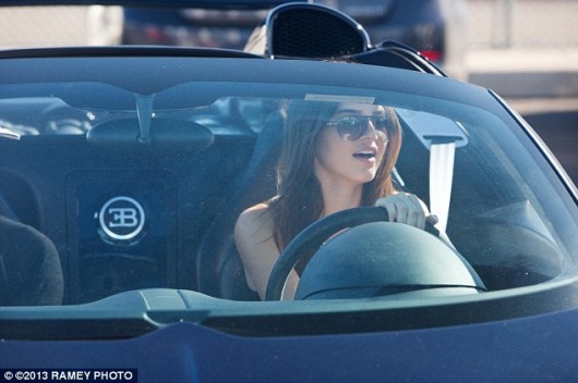 Kendall Jenner bugatti veyron